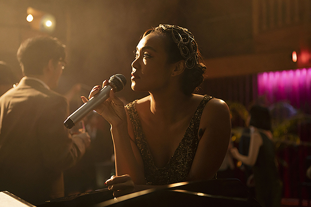 白鍵と黒鍵の間に