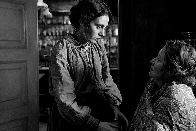 ガール・ウィズ・ニードル