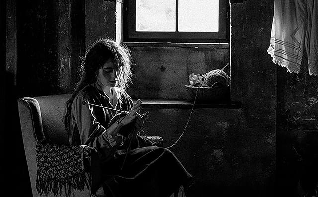 ガール・ウィズ・ニードル