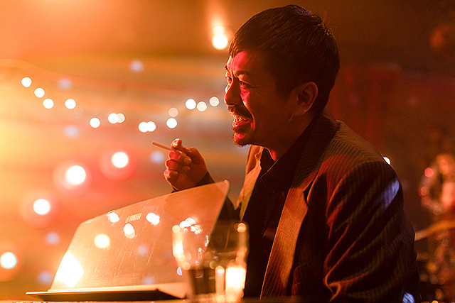 白鍵と黒鍵の間に