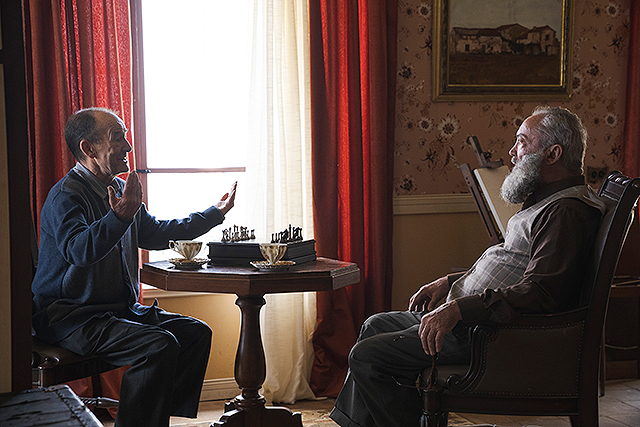 お隣さんはヒトラー？