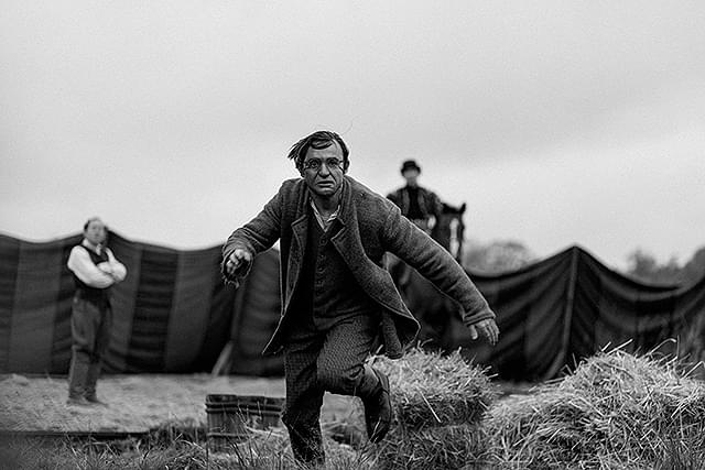 ガール・ウィズ・ニードル