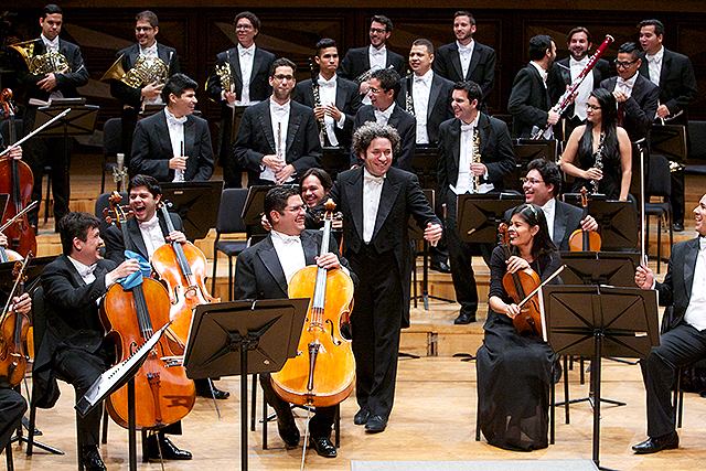 ビバ・マエストロ！指揮者ドゥダメルの挑戦