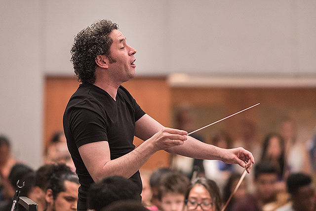 ビバ・マエストロ！指揮者ドゥダメルの挑戦